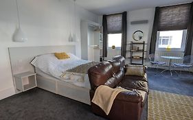 Gorgeous Comfortable Apartment On The High Street